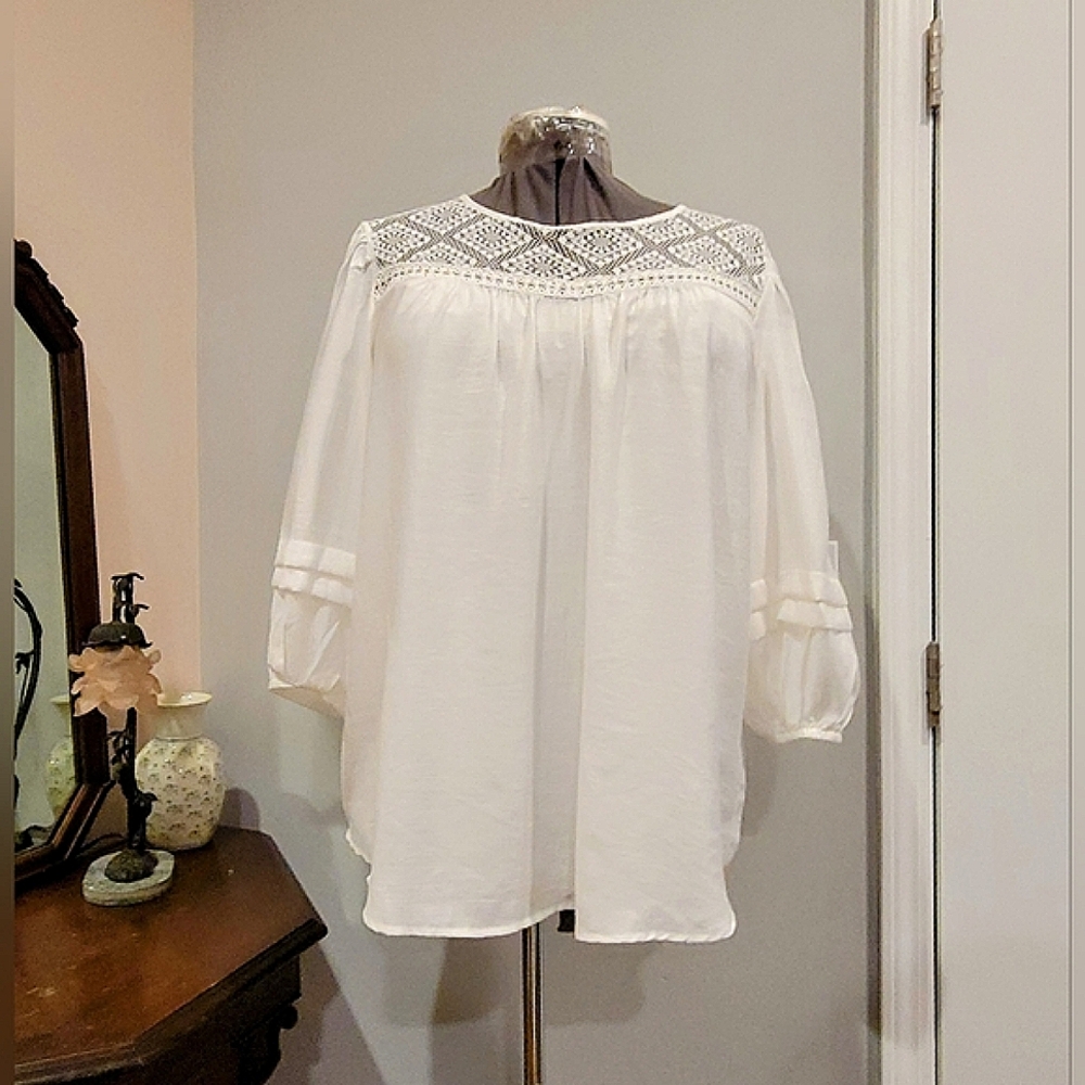 NWT 2X White Sheer Shoulder Blouse - Picture 2 of 8
